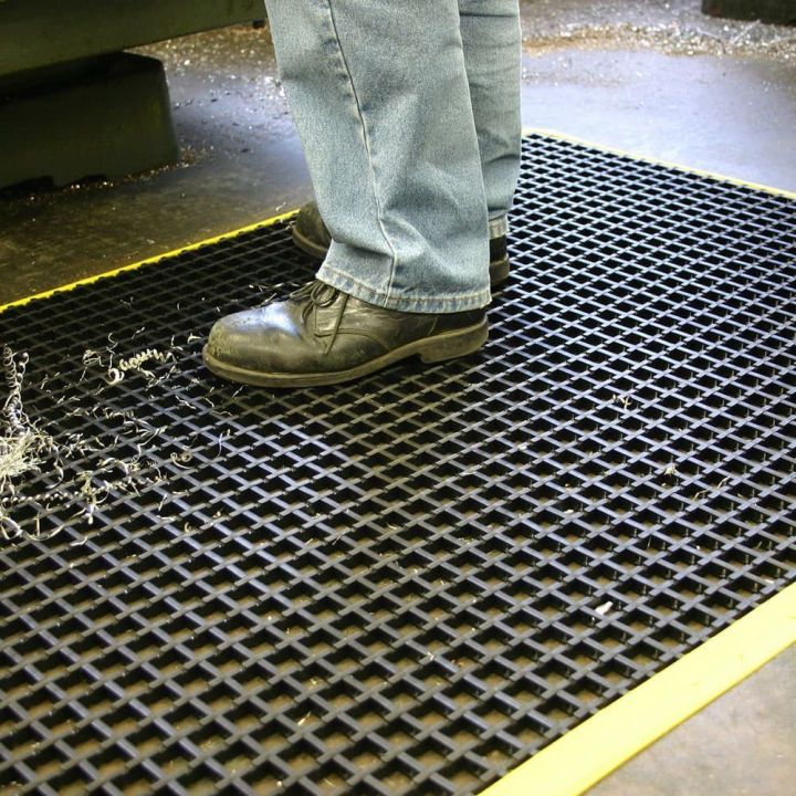 Caillebotis antidérapant à rebords biseautés - Caillebotis industriels WORKSTATION
