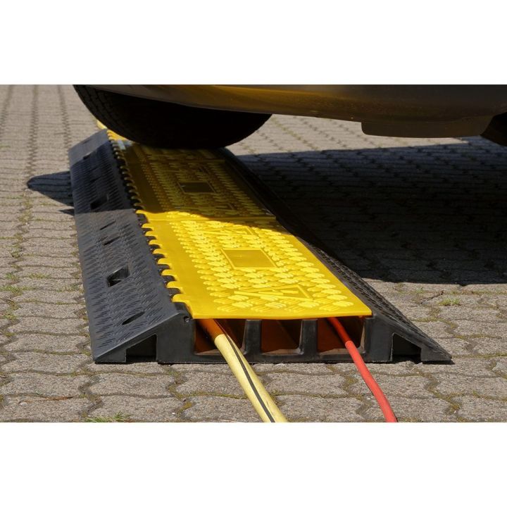 Protège câbles avec couvercle articulé