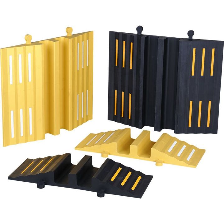 Gaine de protection pour passage de câbles.