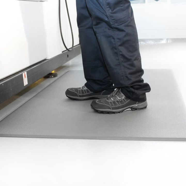 Tapis anti fatigue à surface granuleuse - ORTHOMAT