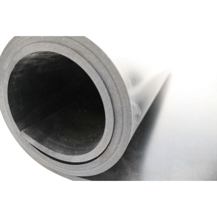 Bâche lisse en caoutchouc nitrile noir multi-usage pour protéger sol et surface. Bâches en caoutchouc à applications multiples.
