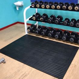 Tapis en caoutchouc ultra résistant dans notre gamme de Revêtements | Dalles et tapis loisirs