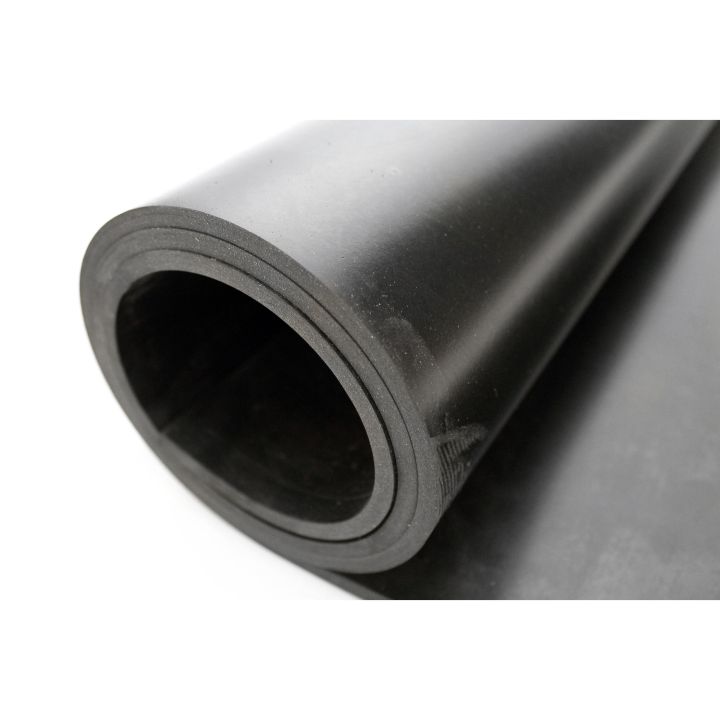 Rouleau en caoutchouc nitrile noir multi-usage pour protéger sol et surface. Bâches en caoutchouc pour milieux huileux