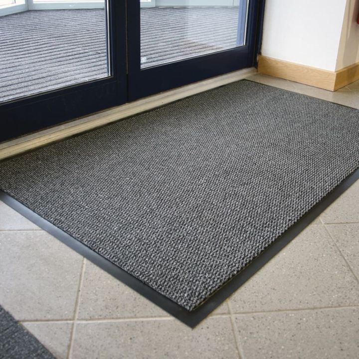 Tapis d’entrée économique  à partir de 25,00 € dans notre gamme de Tapis d'entrée