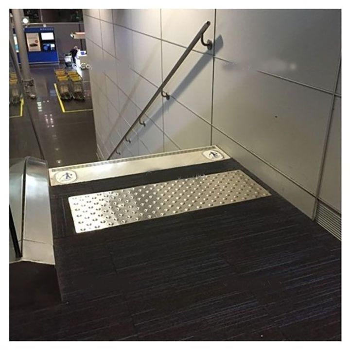 Dalle podotactile en inox | Bande D'éveil À La Vigilance En INOX