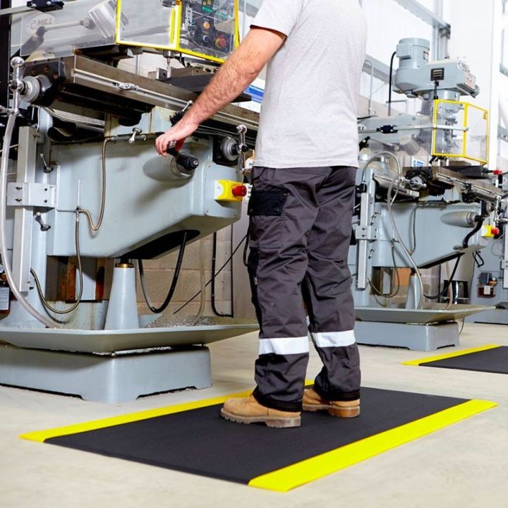 Tapis anti fatigue à surface granuleuse - ORTHOMAT