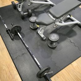 Dalle modulable en caoutchouc résistant dans notre gamme de Revêtements | Dalles et tapis loisirs