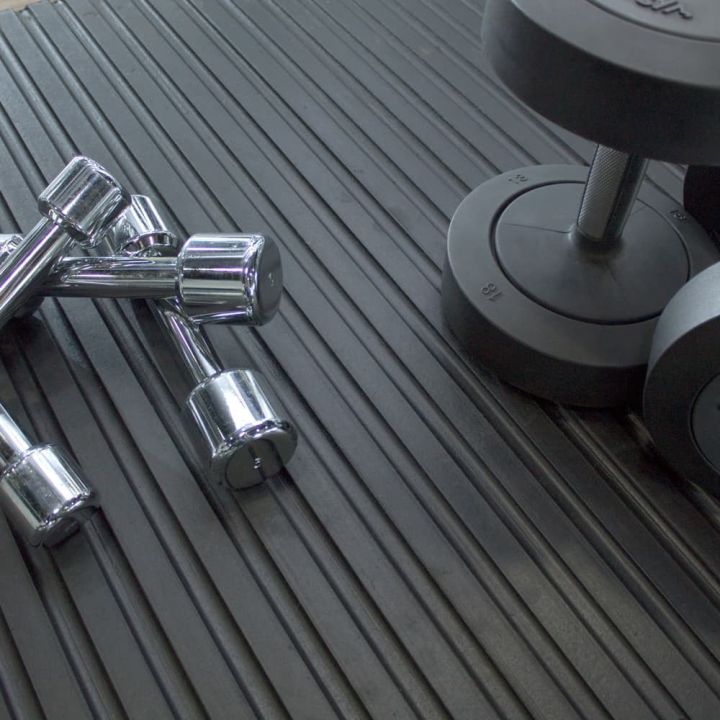 Tapis en caoutchouc ultra résistant dans notre gamme de Revêtements | Dalles et tapis loisirs