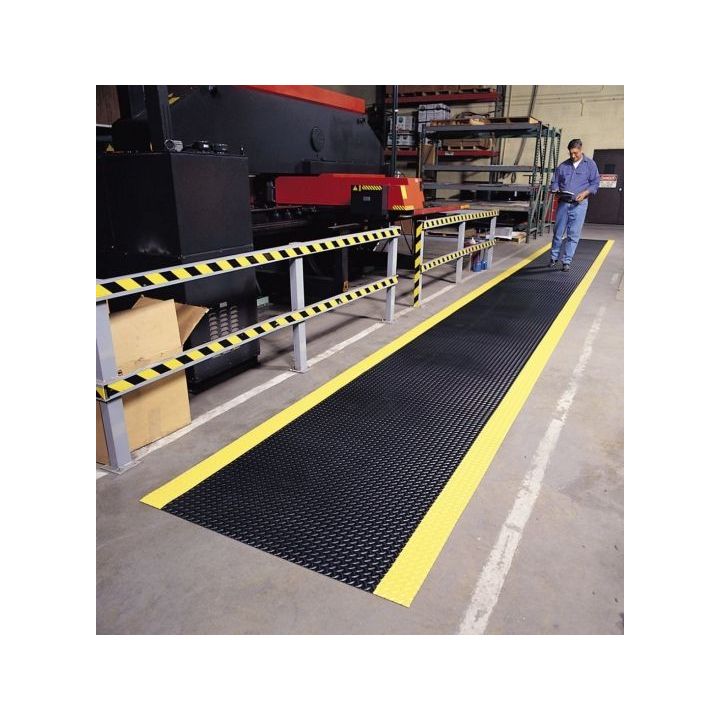 Revêtement antidérapant en tôle diamant - 737 Diamond Plate Runner