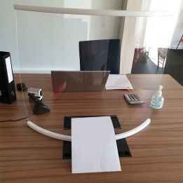 Paroi de protection mobile en Plexiglas
