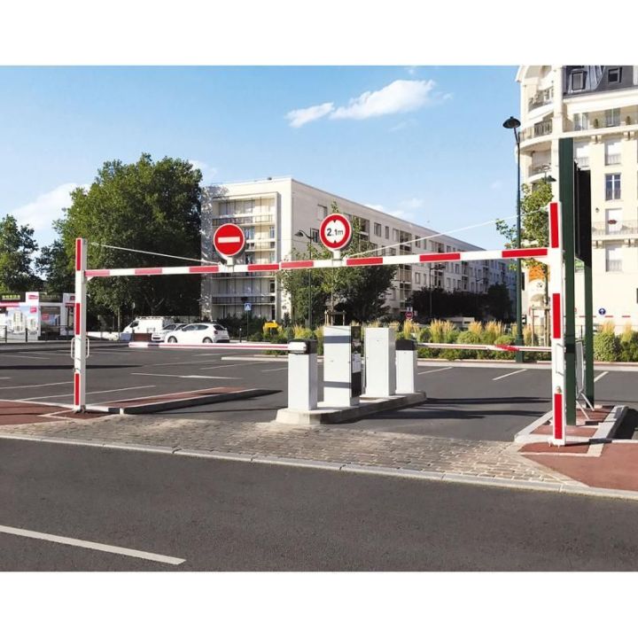 Portique pivotant pour parking