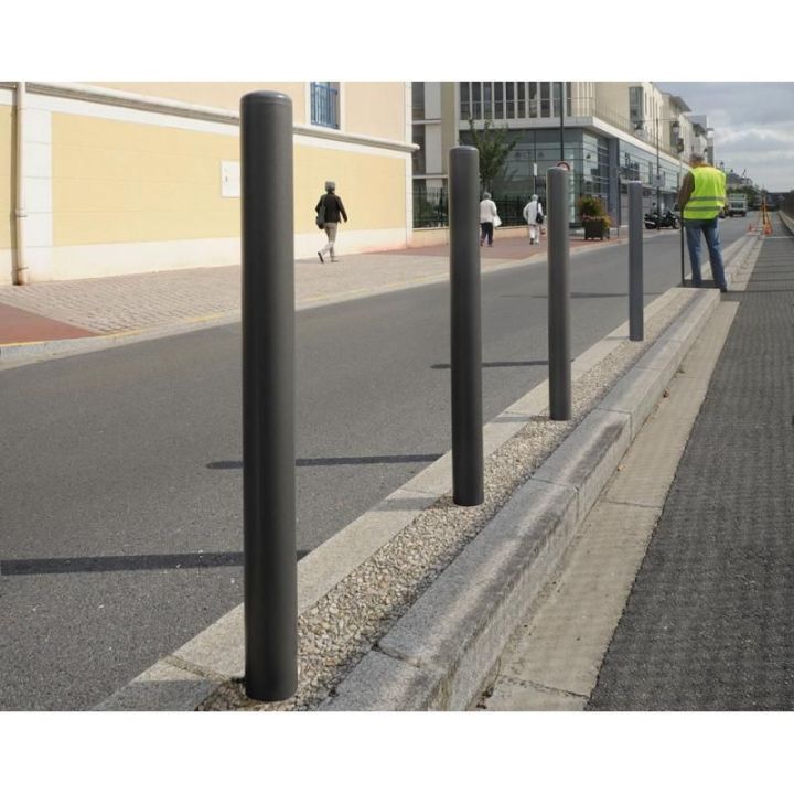 Potelet Carrefour acier peint