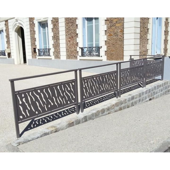 Barrière avec main courante - tôlée