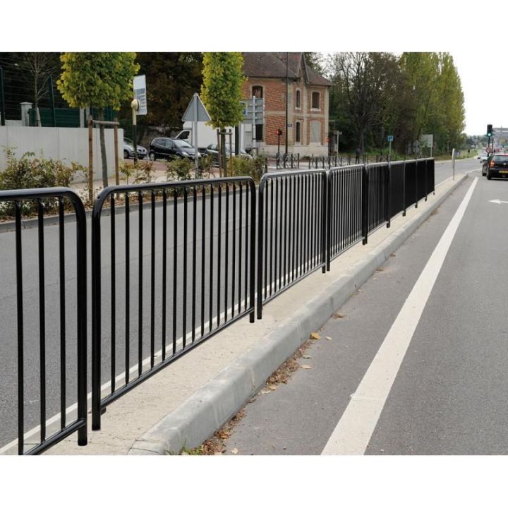 Barrière de ville à barreaux