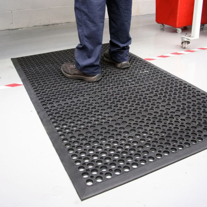 Caillebotis antifatigue et antidérapant - Caillebotis industriel RAMPMAT INDUSTRIAL