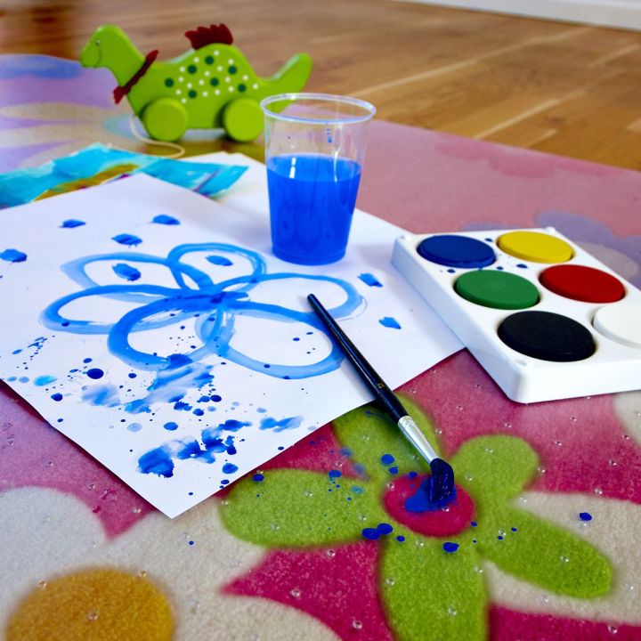 Tapis protège sol avec picots de maintien pour tapis épais et moquettes