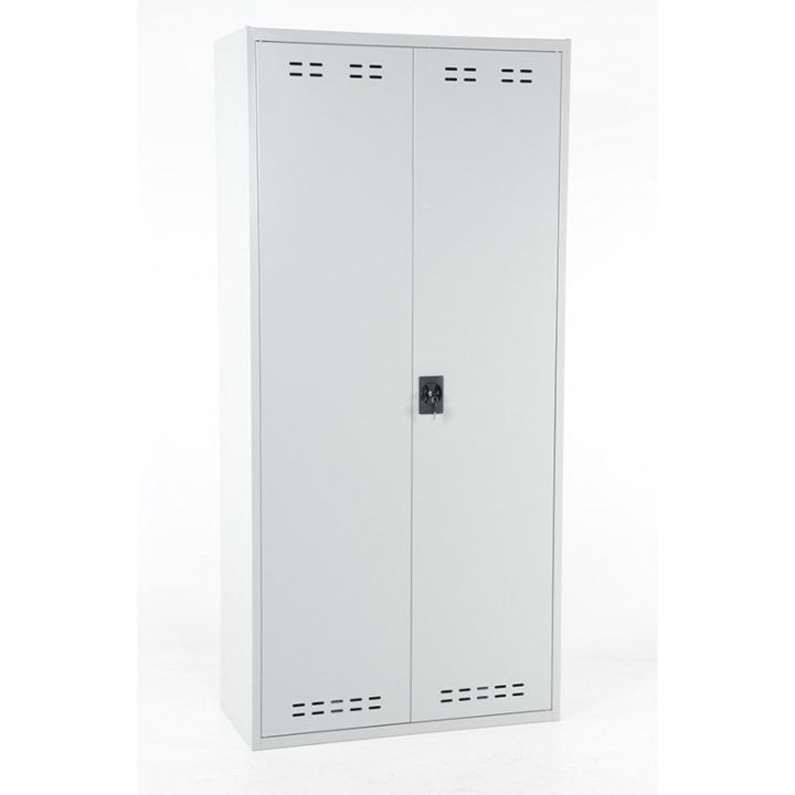 Armoire phytosanitaire fermée avec serrure sécurisée et signalétique de danger