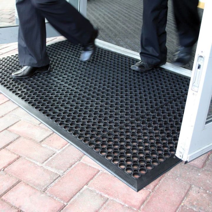 Caillebotis d'entrée antidérapant et antifatigue  à partir de 45,00 € dans notre gamme de Caillebotis d'entrée