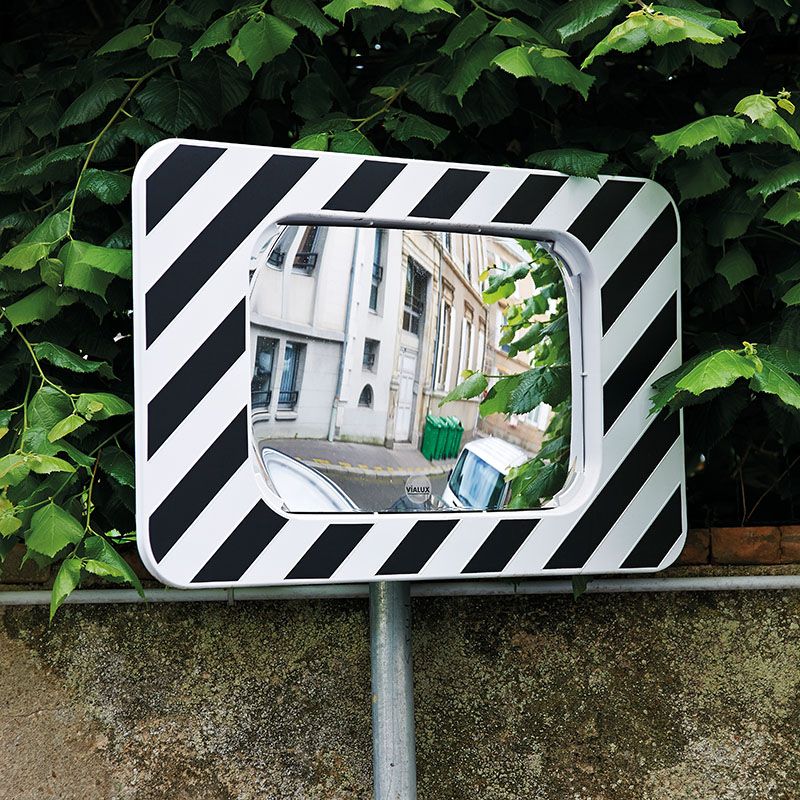 Miroir routier règlementaire