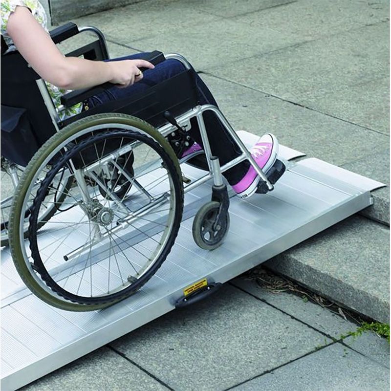 Rampe d'accès transportable et pliable